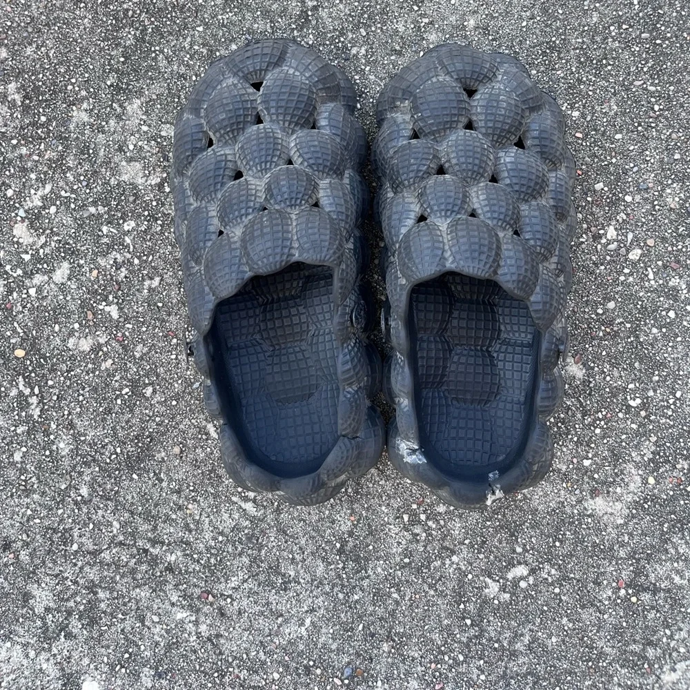 Bubble slides.. 🦇 - Picture 2 of 8